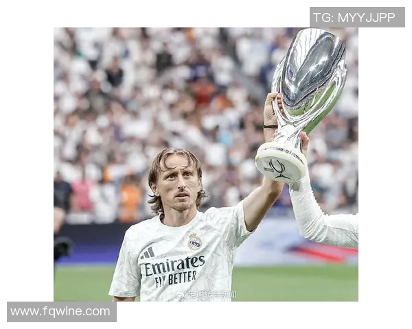 莫德里奇绝杀！皇马主场2-1逆转曼联，豪取欧冠三连胜