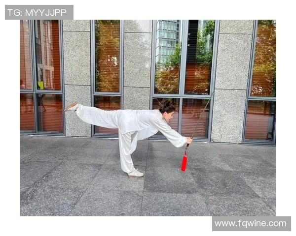 探索传统杨式太极拳85式的精髓与内涵，领悟身心合一的武道智慧